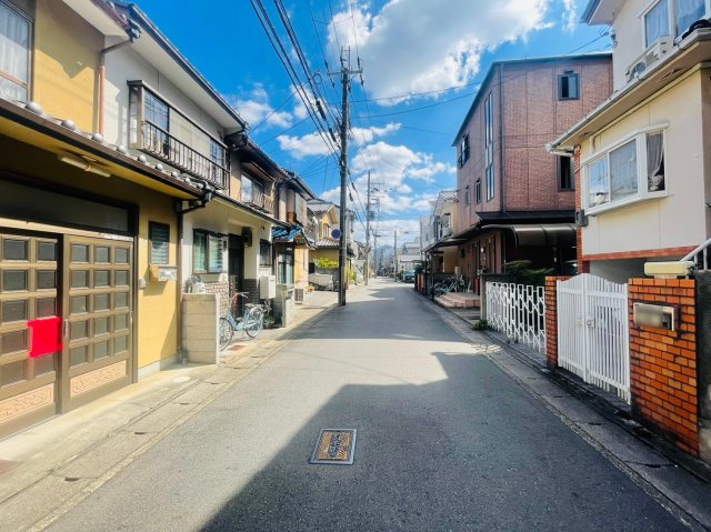 梅津林口町の前面道路含む現地写真