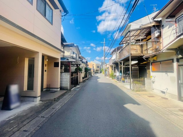 梅津林口町の前面道路含む現地写真