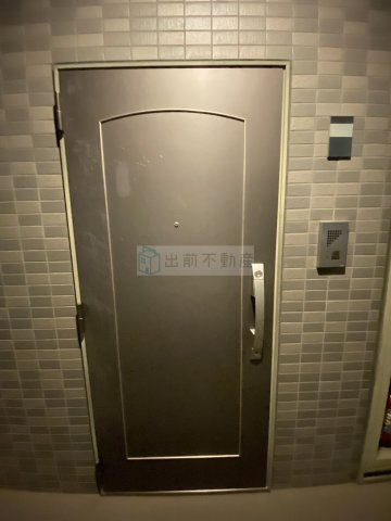 北区王子本町２丁目の賃貸マンションの玄関