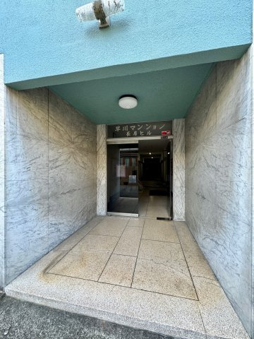 長居ビルのエントランス
