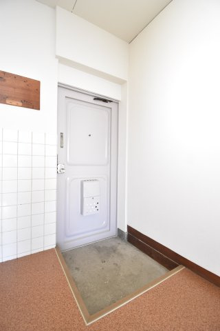 マンション千代田の玄関