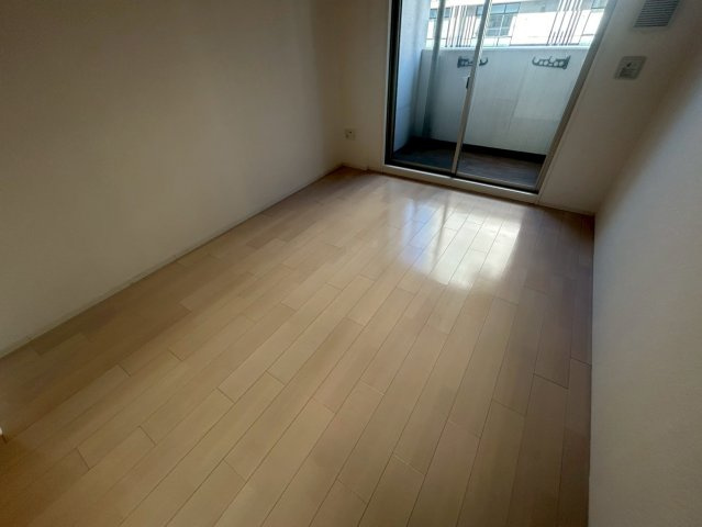 セレ二テ心斎橋グランデの洋室