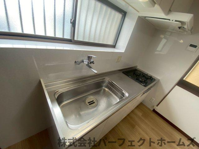 出屋敷元町2丁目戸建のキッチン|キッチンでお料理をお楽しみください