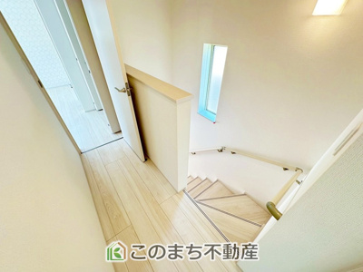 【内装】 | ハートフルタウン宇都宮市西川田駅1期　1号棟 | 手すり付きで小さなお子様にも安心の階段スペースです☆
