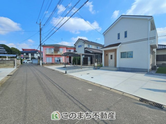 【前面道路含む現地写真】 | ハートフルタウン宇都宮市西川田駅1期　1号棟 | 前面道路は広々としてます！運転が苦手な方でもお車の出し入れ簡単で安心です☆
