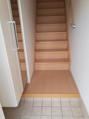 リバーストーン６の玄関