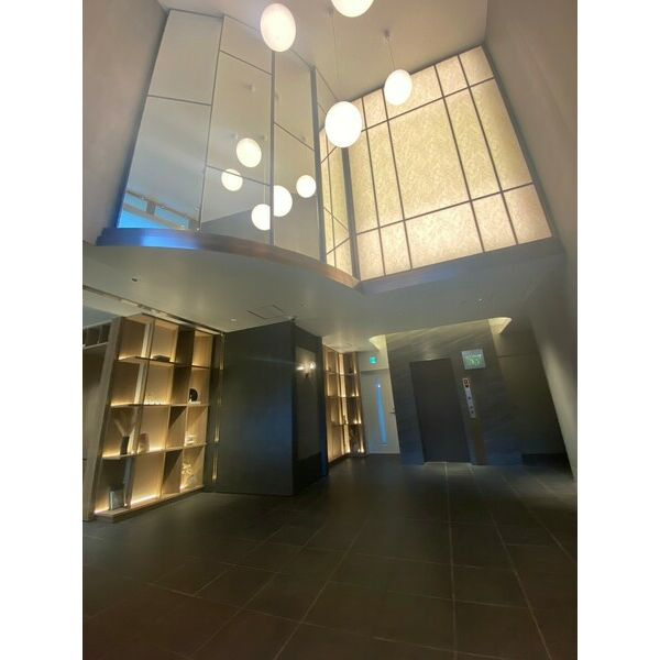 フロンティアタワー日本橋のロビー