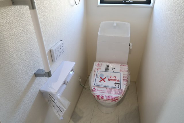 《仲介手数料無料》西区大字島根830新築一戸建てリーブルガーデンのトイレ