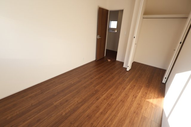 《仲介手数料無料》西区大字島根830新築一戸建てリーブルガーデンの洋室