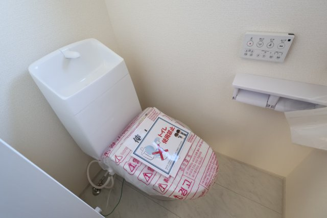 《仲介手数料無料》西区大字島根830新築一戸建てリーブルガーデンのトイレ