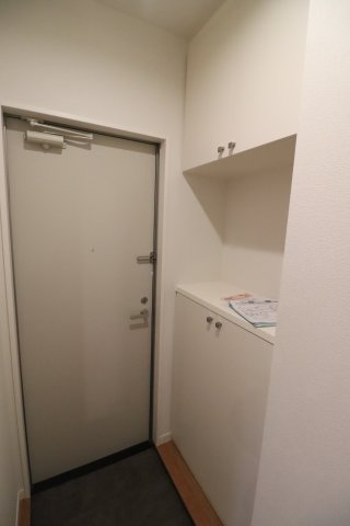 ウィステリア杉の森　B棟の玄関