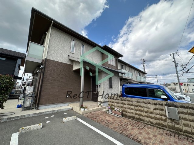 シャーメゾンみらいの駐車場