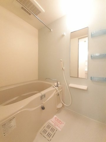 メゾン・ド・カンパニュルの浴室