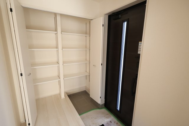 《仲介手数料無料》西区大字島根830新築一戸建てリーブルガーデンの玄関