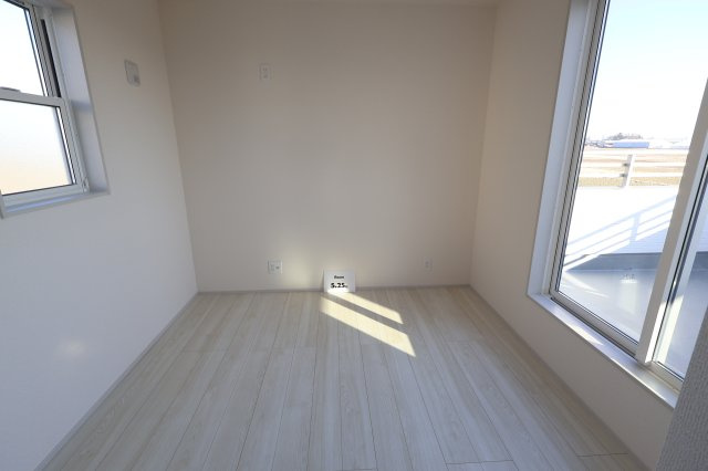 《仲介手数料無料》西区大字島根830新築一戸建てリーブルガーデンの洋室