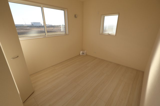 《仲介手数料無料》西区大字島根830新築一戸建てリーブルガーデンの洋室