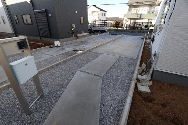 《仲介手数料無料》西区大字島根830新築一戸建てリーブルガーデンの駐車場