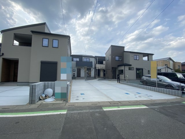 入間市久保稲荷5丁目・全5棟　新築一戸建　3号棟の駐車場|駐車は縦列2台可能です。