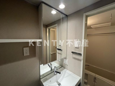 【洗面所】 | エスティメゾン大森 | 広い洗面スペース