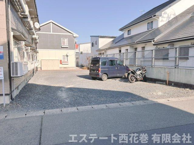 コーポアバンセの駐車場