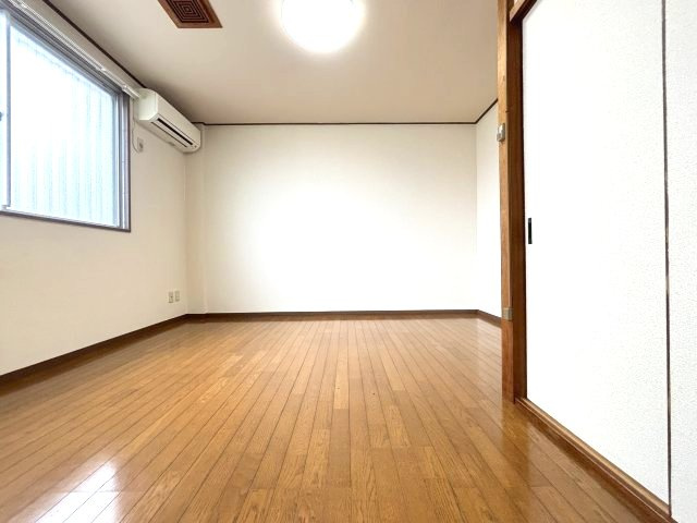 暁21・0号館の居間・リビング
