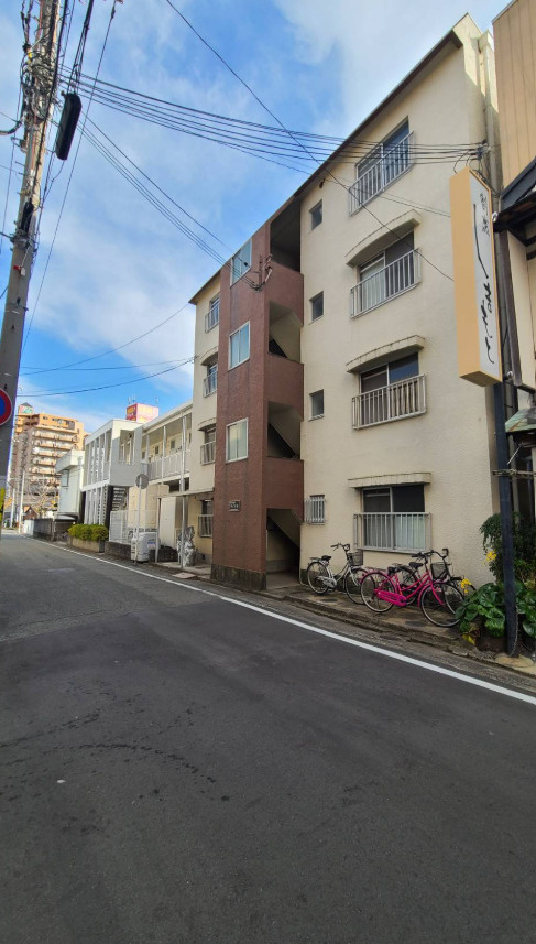 和歌山市吉田　一棟収益マンションの外観