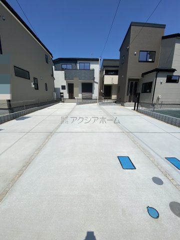 入間市久保稲荷5丁目・全5棟　新築一戸建　4号棟の駐車場|カースペースは縦列2台分ございます。