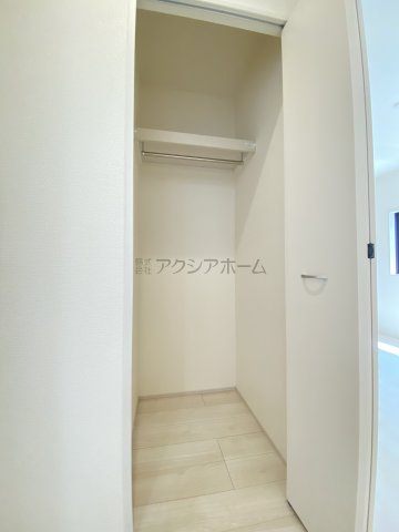 入間市久保稲荷5丁目・全5棟　新築一戸建　4号棟の収納|2階廊下のクローゼット