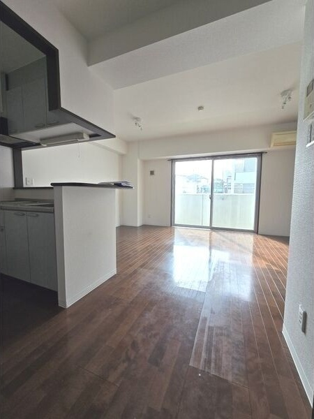 アヴニール白壁の居間・リビング