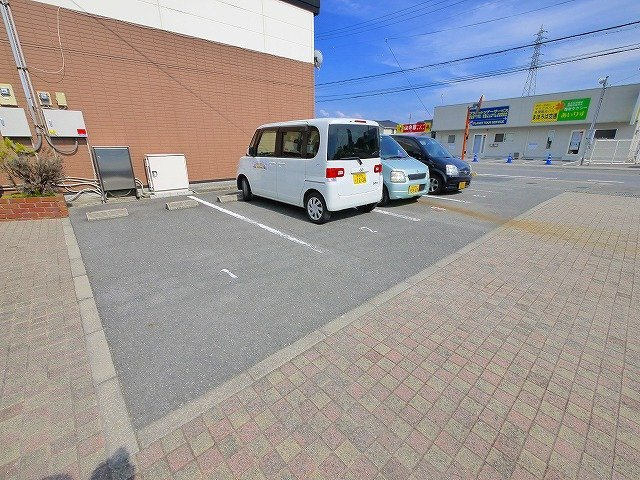 レオパレス翔の駐車場