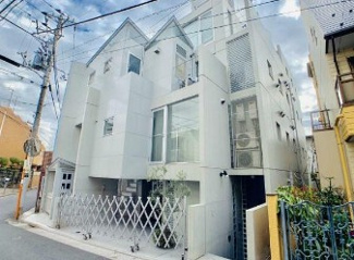【外観】 | 鉄筋コンクリート造のがっちりとした建物。