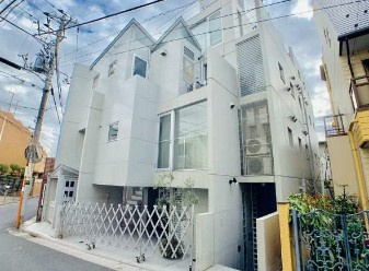 【外観】 | ビーワン | 鉄筋コンクリート造のがっちりとした建物。