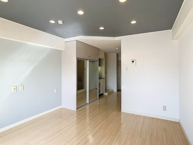 シェモア駅西の居間・リビング