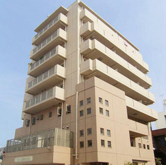 【外観】 | 鉄筋コンクリート造のがっちりとした建物。