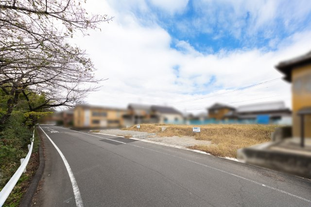 鈴鹿市上田町《ベルコア上田 全3区画》の前面道路含む現地写真