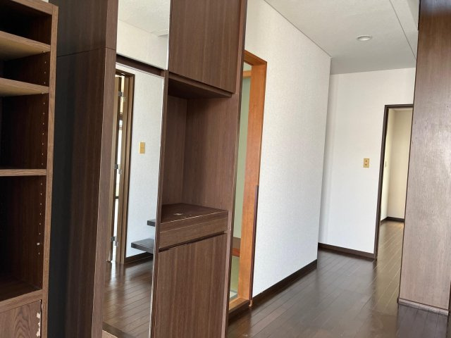 高知市塚ノ原　中古戸建ての玄関