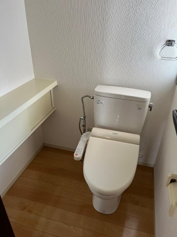 高知市塚ノ原　中古戸建てのトイレ