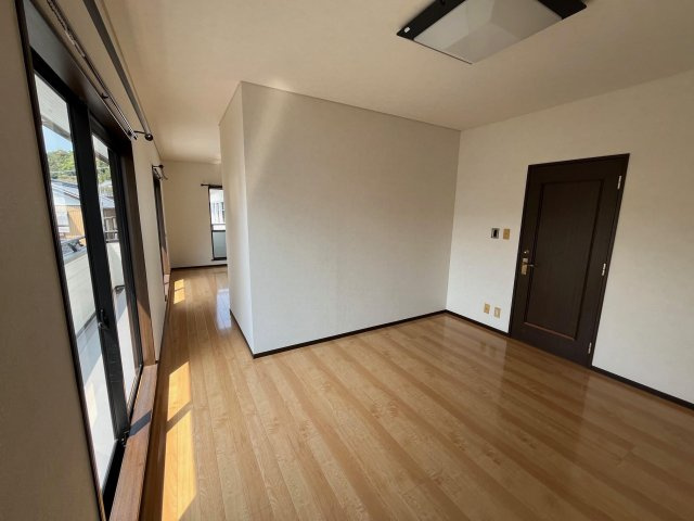 高知市塚ノ原　中古戸建ての洋室