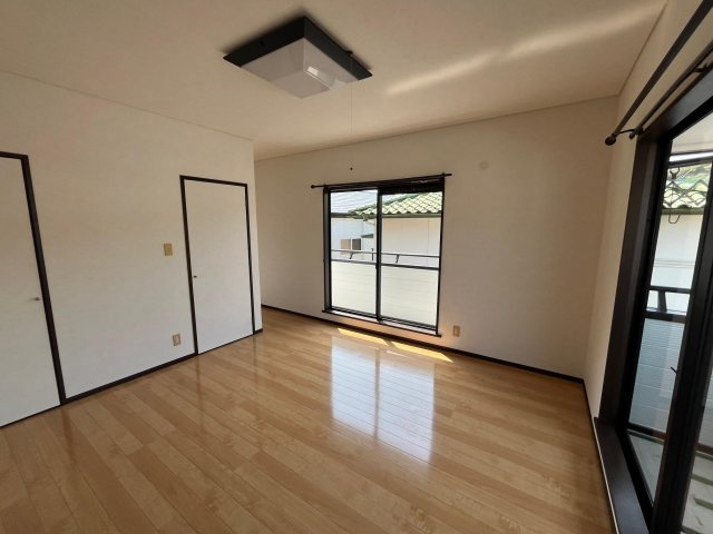 高知市塚ノ原　中古戸建ての洋室