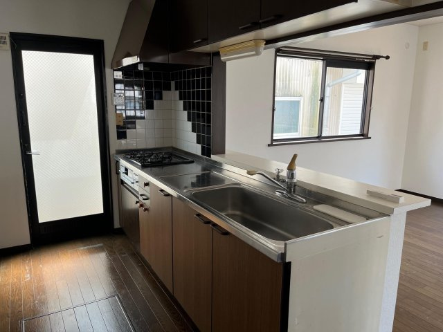 高知市塚ノ原　中古戸建てのキッチン