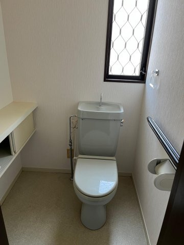 高知市塚ノ原　中古戸建てのトイレ