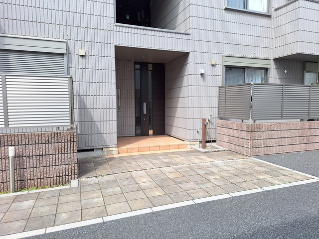 セントラルアヴェニューｎｉｓｓｉｎのエントランス