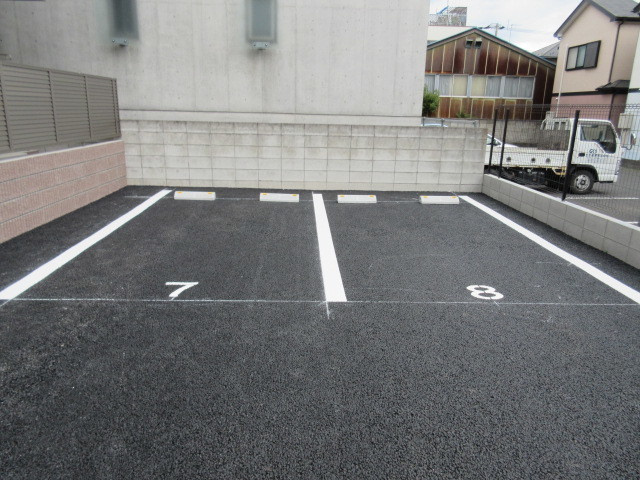 セントラルアヴェニューｎｉｓｓｉｎの駐車場