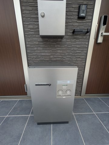 ウィステリア杉の森　B棟の玄関