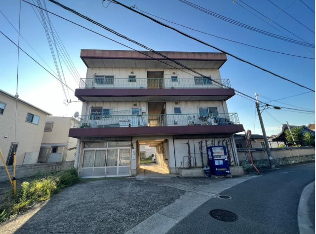 和歌山市小雑賀　収益マンションの外観