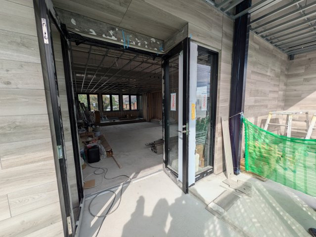 アークスクエアあきる野 貸店舗の玄関