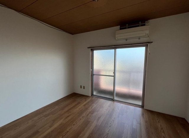 和歌山市六十谷　一棟マンションの洋室