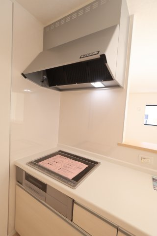 【キッチン】 | 《仲介手数料無料》見沼区丸ヶ崎町38-4(2号棟)新築一戸建てクレイドルガーデン | 撮影日 2025年9月29日 15:15 晴れ 