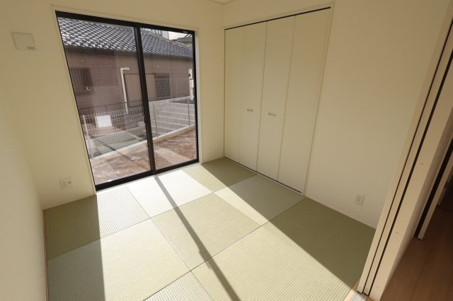 【洋室】 | 《仲介手数料無料》見沼区丸ヶ崎町38-4(2号棟)新築一戸建てクレイドルガーデン | 撮影日 2025年9月29日 15:15 晴れ 