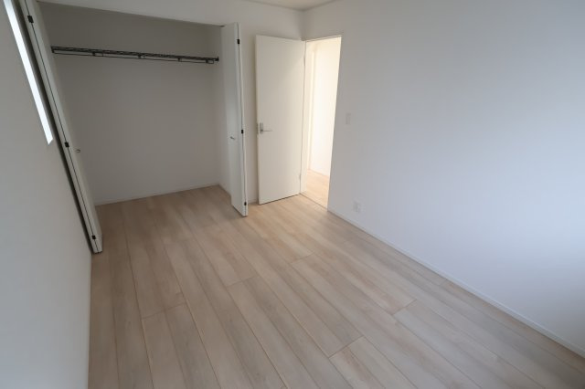 【洋室】 | 《仲介手数料無料》見沼区丸ヶ崎町38-4(2号棟)新築一戸建てクレイドルガーデン | 撮影日 2025年9月29日 15:15 晴れ 